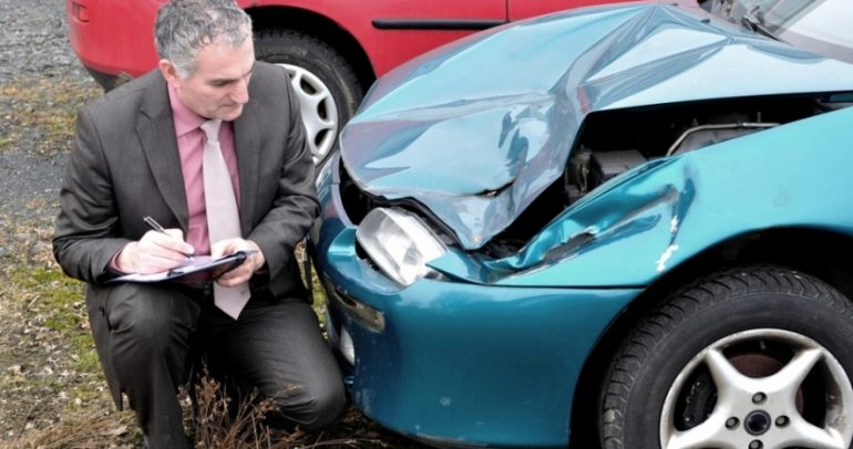 بالفيديو: طريقة سحرية لإصلاح صدمات السيارة