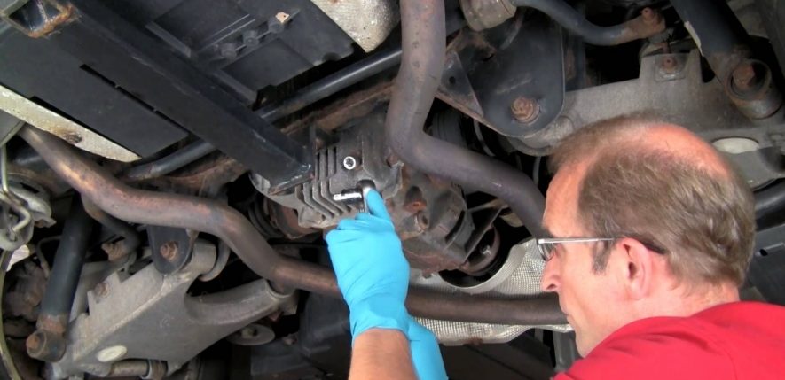 كيفية تغيير سائل الترس التفاضلي Differential في السيارة