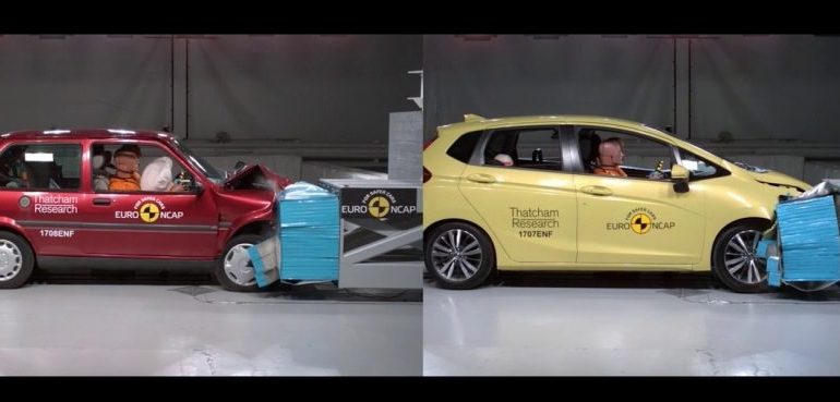 فيديو يكشف قدرة تحمل السيارات الصغيرة لحوادث الاصطدام
