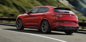 الفا روميو ستلفيو كوادريفوليو SUV مثيرة للاهتمام 1