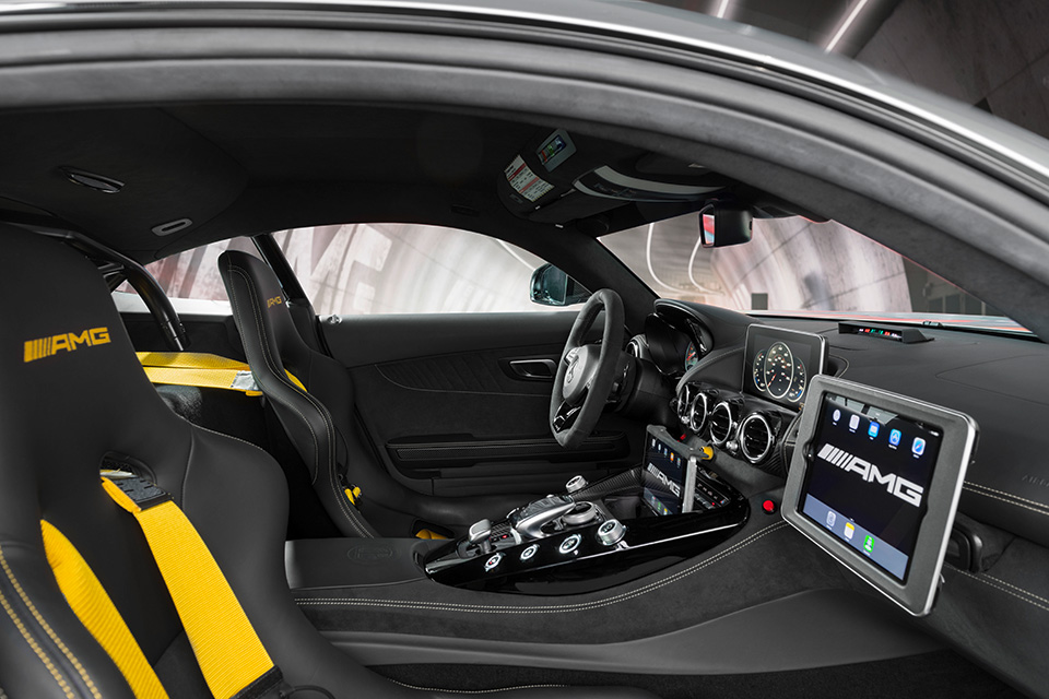 مرسيدس AMG GTR سيارة السلامة