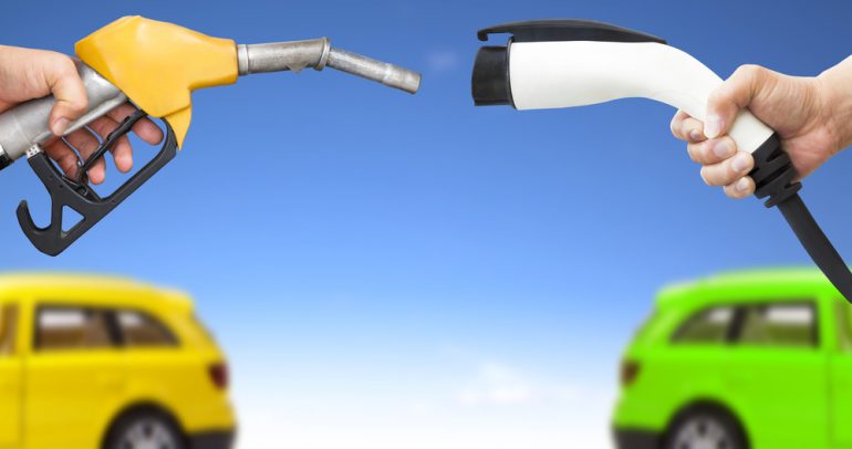 ما علاقة السيارات الكهربائية بانخفاض الطلب العالمي على النفط ؟