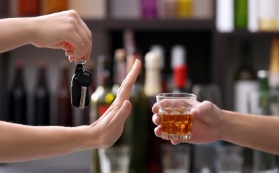 بالتفاصيل كيف يتأثر عقل السائق بتناول المشروبات الكحولية؟
