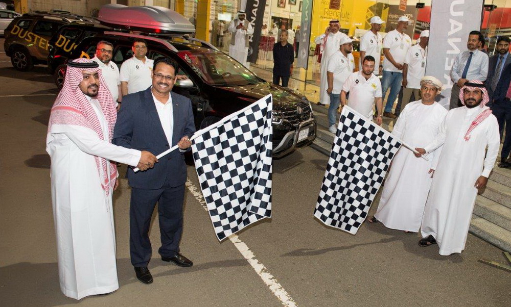 رحلة سيارة رينو داستر الجديدة للمرة الأولى في السعودية