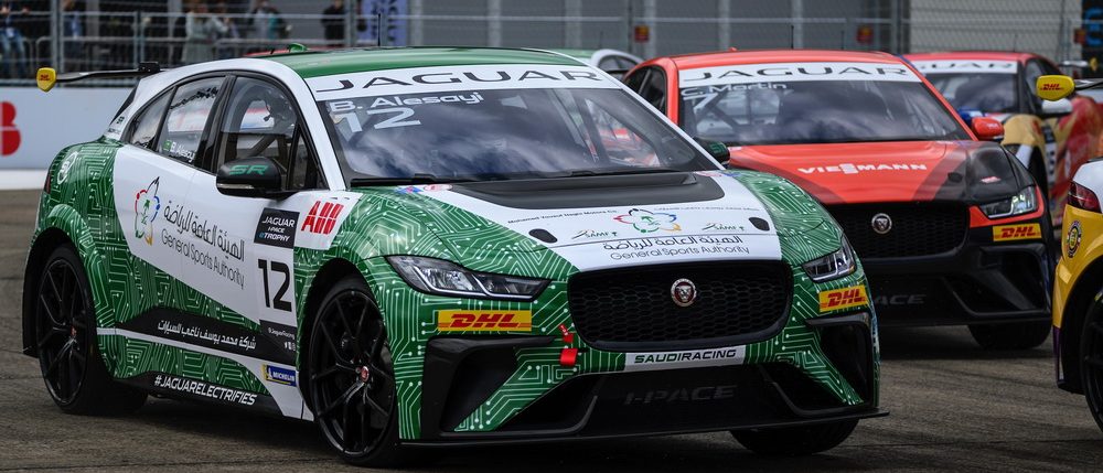 السائق السعودي بندر العيسائي في بطولة جاكوار I-PACE eTROPHY