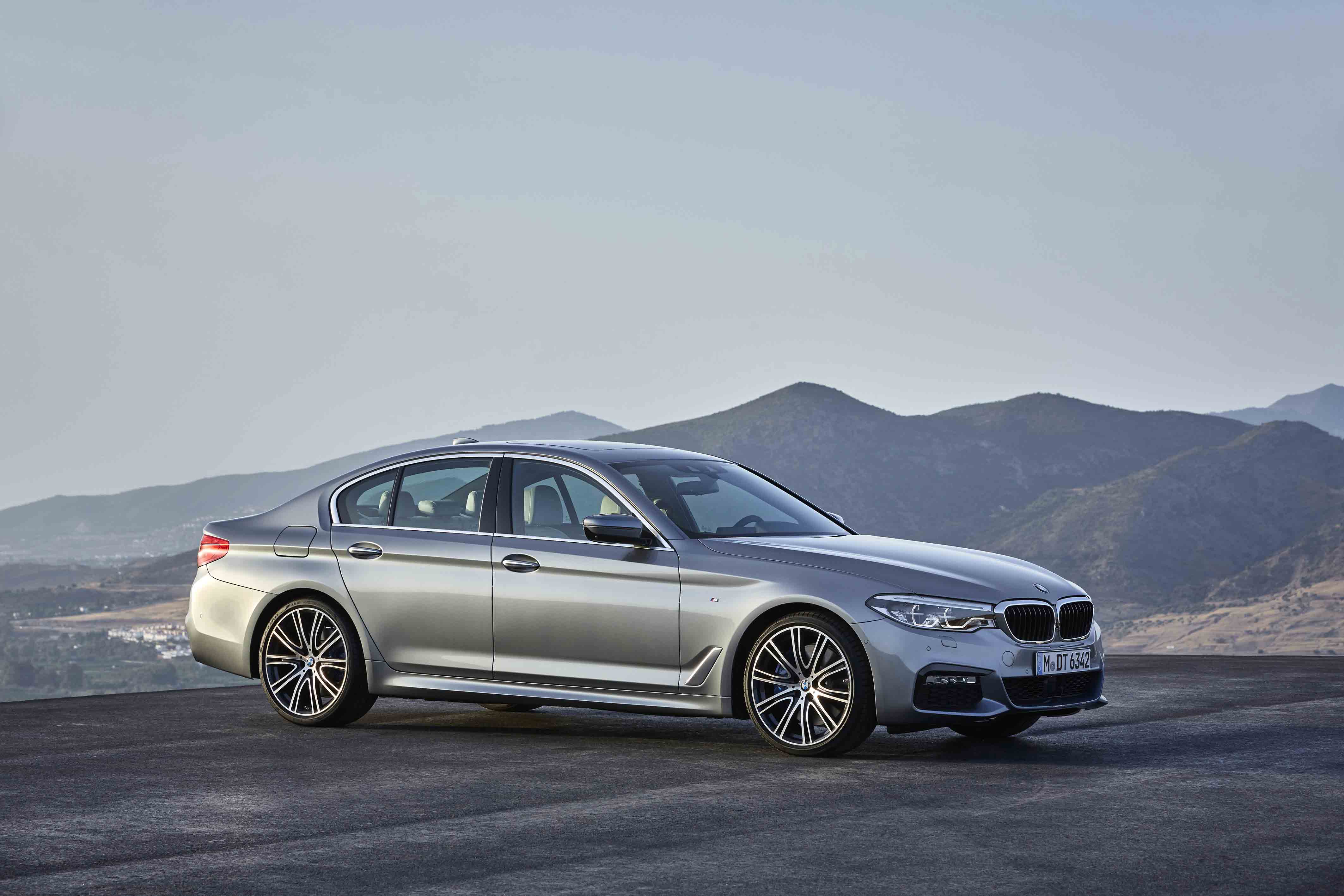سيارة BMW 5 Series الجديدة
