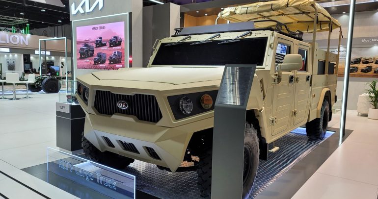 كيا تعرض تقنياتها للمركبات الدفاعية في معرض “آيدكس 2021”
