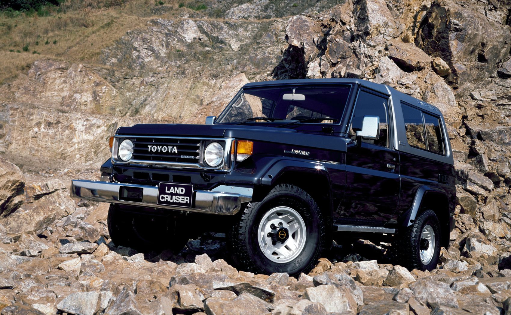 a-look-at-the-iconic-70-series-land-cruiser-the-most-reliable-toyota-ever-built_2.jpg