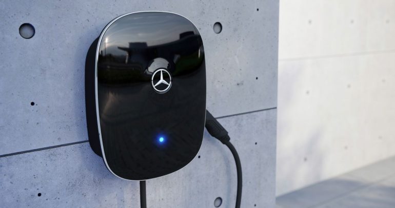 بالصور: مرسيدس تستعرض سيارة إي كيو إس الكهربائية الفخمة في “جيتكس”