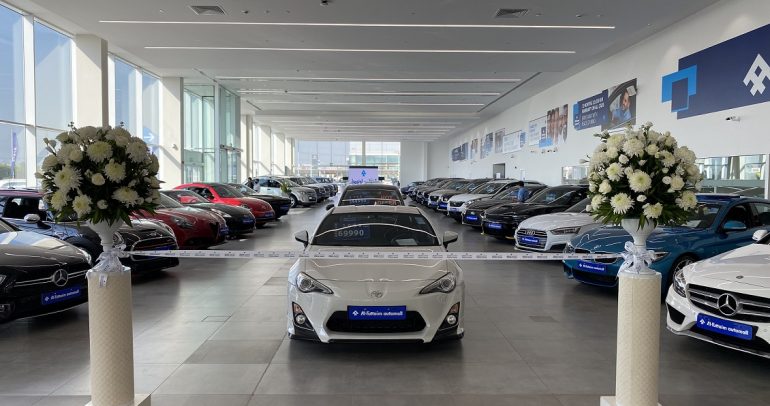 افتتاح أكبر صالة عرض للسيارات المستعملة في الإمارات
