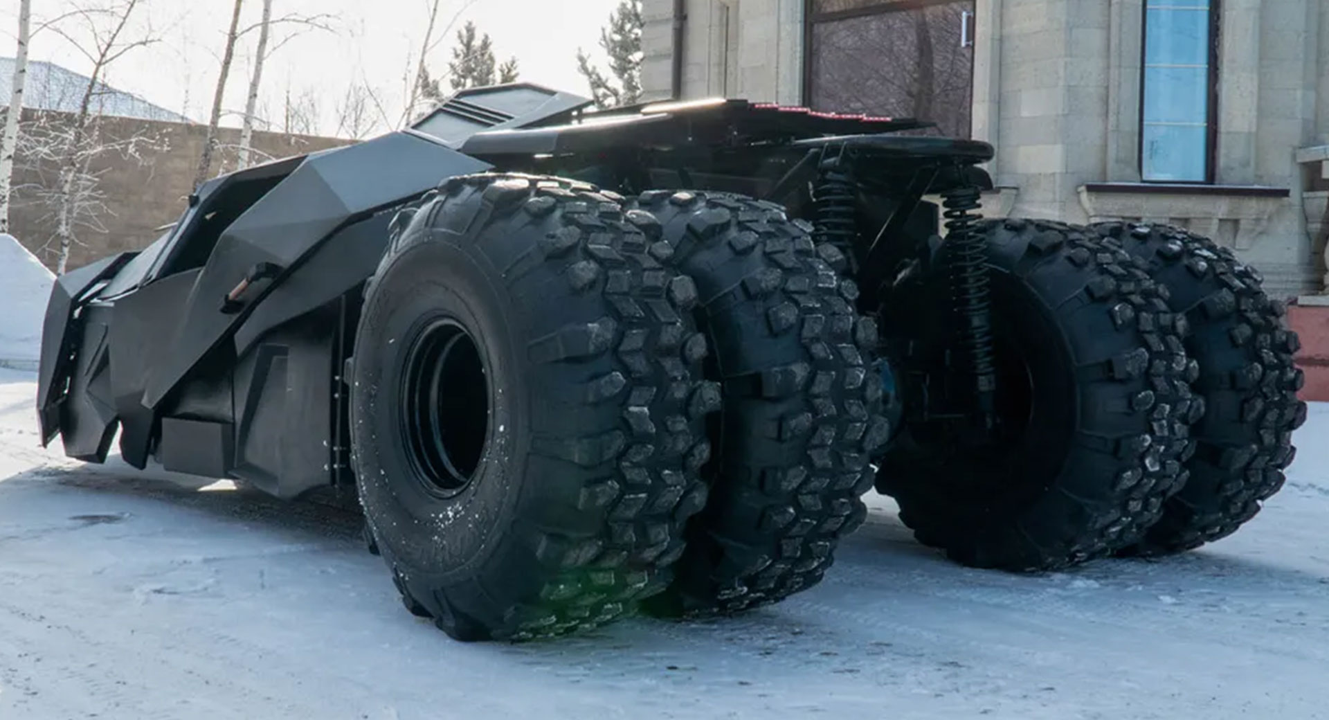 شاهد.. نسخة من سيارة باتمان الخارقة مع محرِّك "تويوتا V8" وهيكل مصنوع يدوياً بالكامل للبيع مقابل 400 ألف دولار 3 12/5/2022 - 7:47 ص