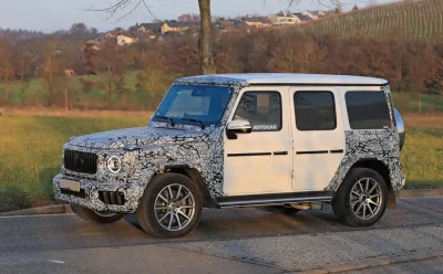 مرسيدس جي كلاس 2024 تأخذ إشارات هوائية من EQG الكهربائية