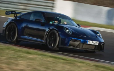 بورشه 911 GT3 موديل 2025 تحطّم الرقم القياسي على حلبة نوربورغرينغ لناقل الحركة اليدوي!