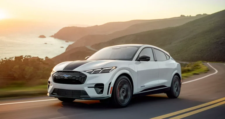 فورد تكشف عن Mustang Mach-E GT California Special — أناقة كلاسيكية بروح كهربائية