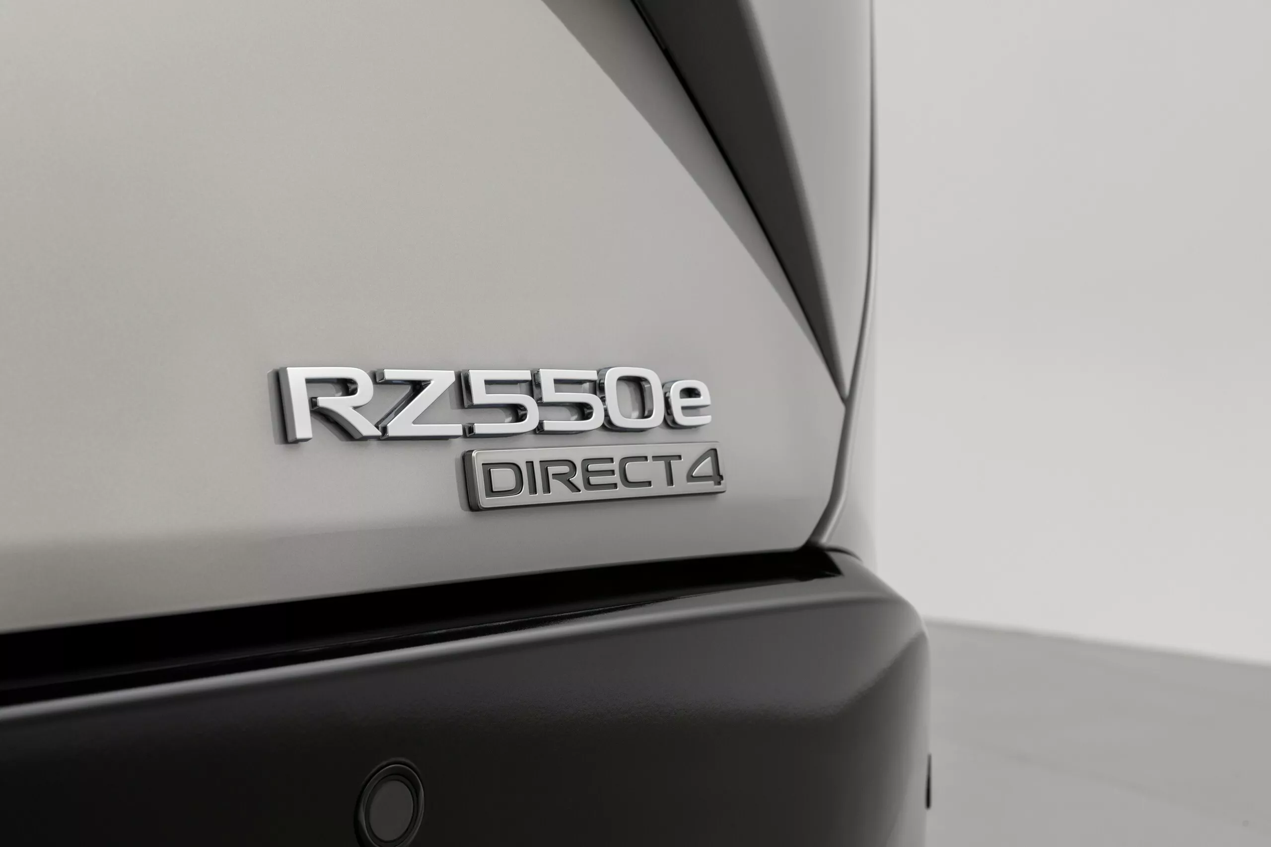 لكزس RZ 2026