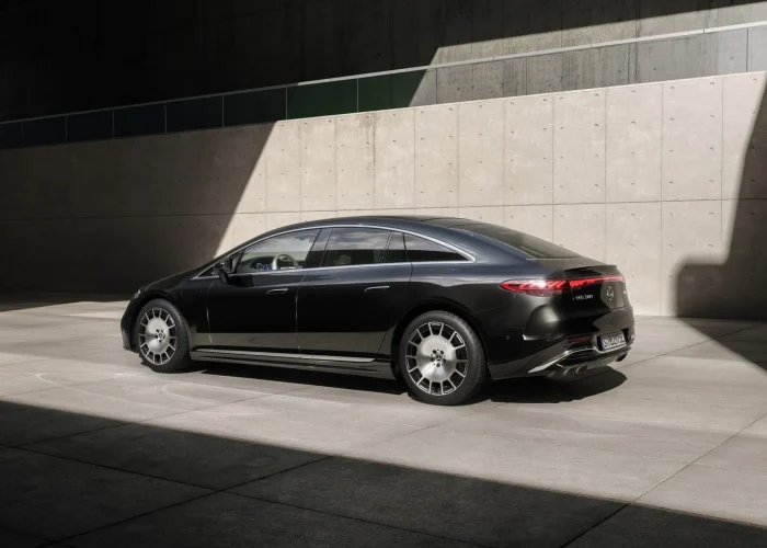 2026-Mercedes-EQS-New-8-2048x1366