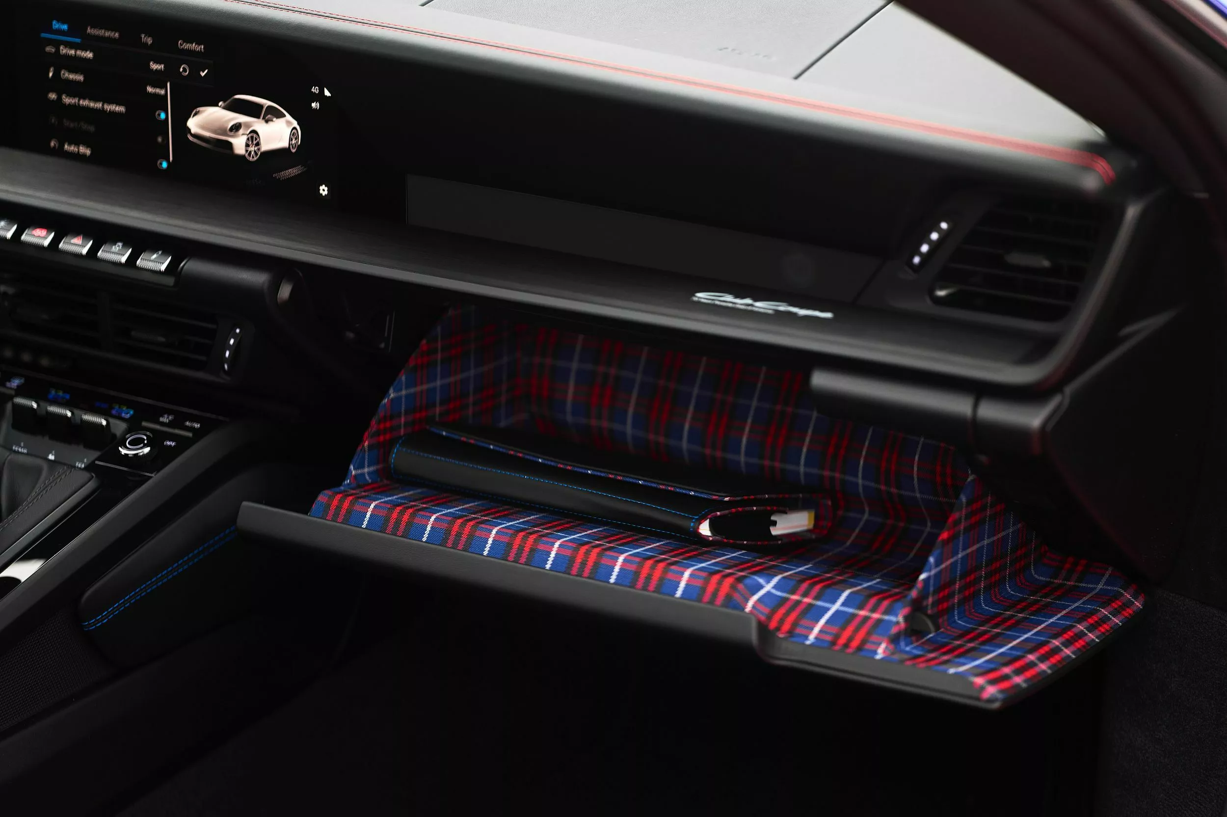 2026-Porsche-911-Carrera-T-Club-Coupe-24.webp
