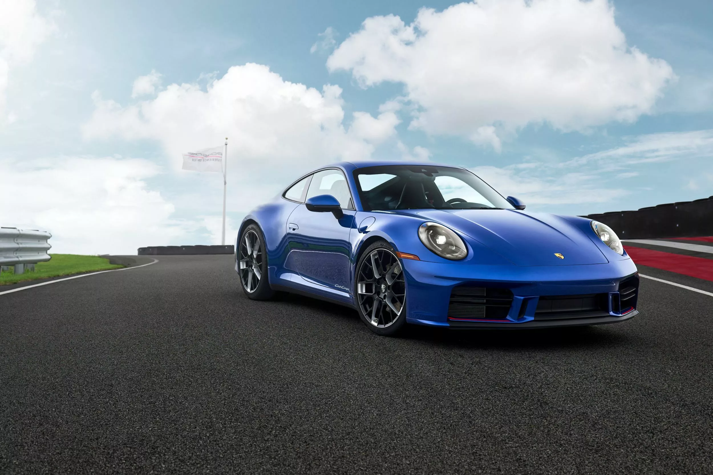 2026-Porsche-911-Carrera-T-Club-Coupe-4.webp