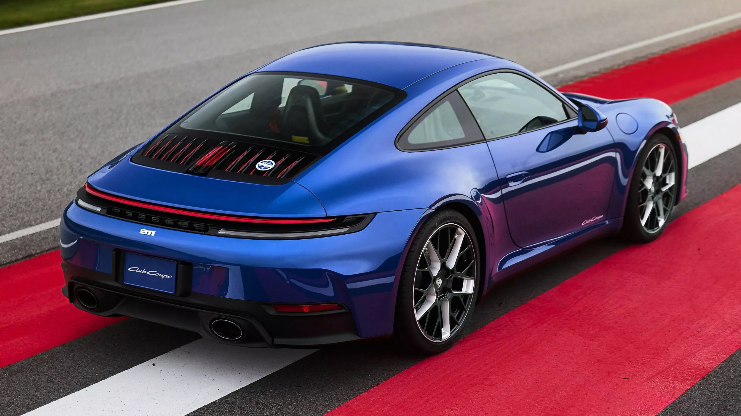 2026-Porsche-911-Carrera-T-Club-Coupe-9-copy.webp