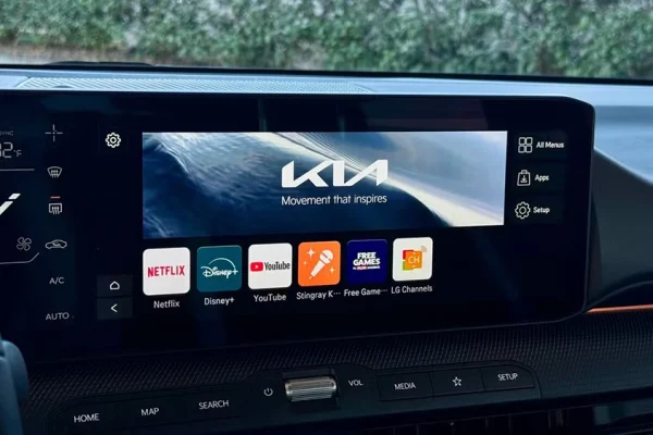 2026-kia-k4-hatchback12