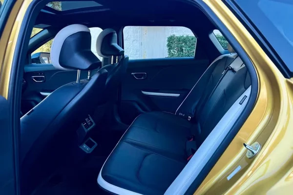 2026-kia-k4-hatchback31