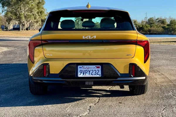 2026-kia-k4-hatchback5