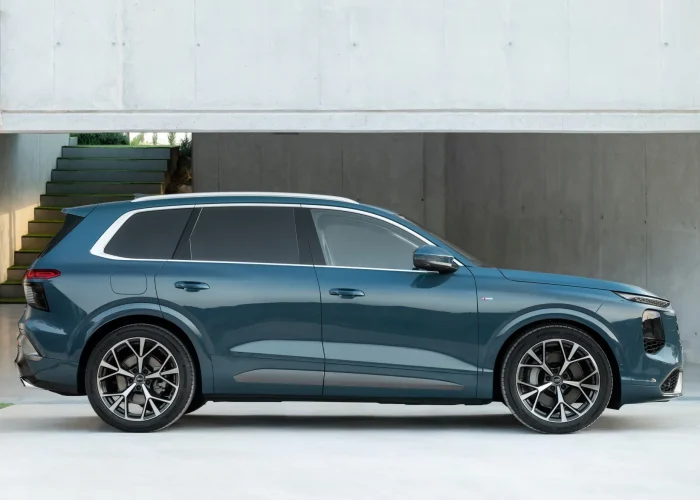 2027-Audi-Q7-00006