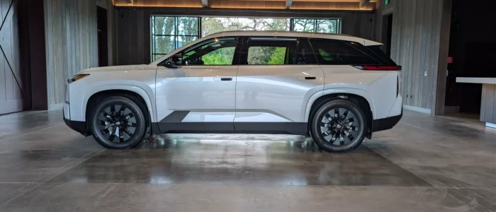 2027-Toyota-Highlander-for-Carscoops-by-Stephen-Rivers-105-2048x1152