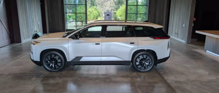 2027-Toyota-Highlander-for-Carscoops-by-Stephen-Rivers-106-2048x1152