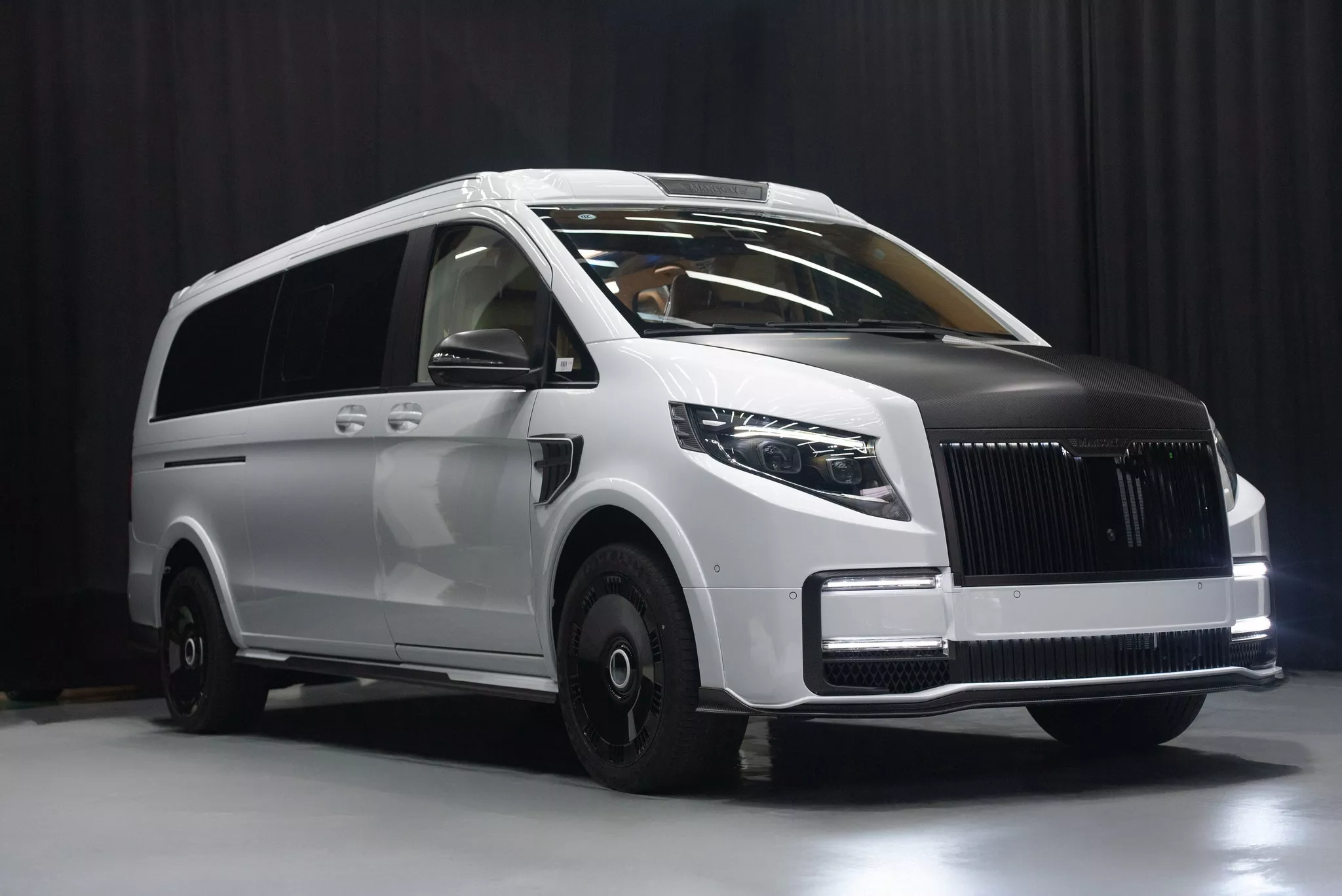 Mansory تحوّل مرسيدس V-Class إلى فان فخم