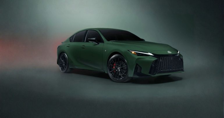 لكزس IS 350 موديل 2027 بإصدار أخضر حصري.. 350 سيارة فقط بمحرك V6
