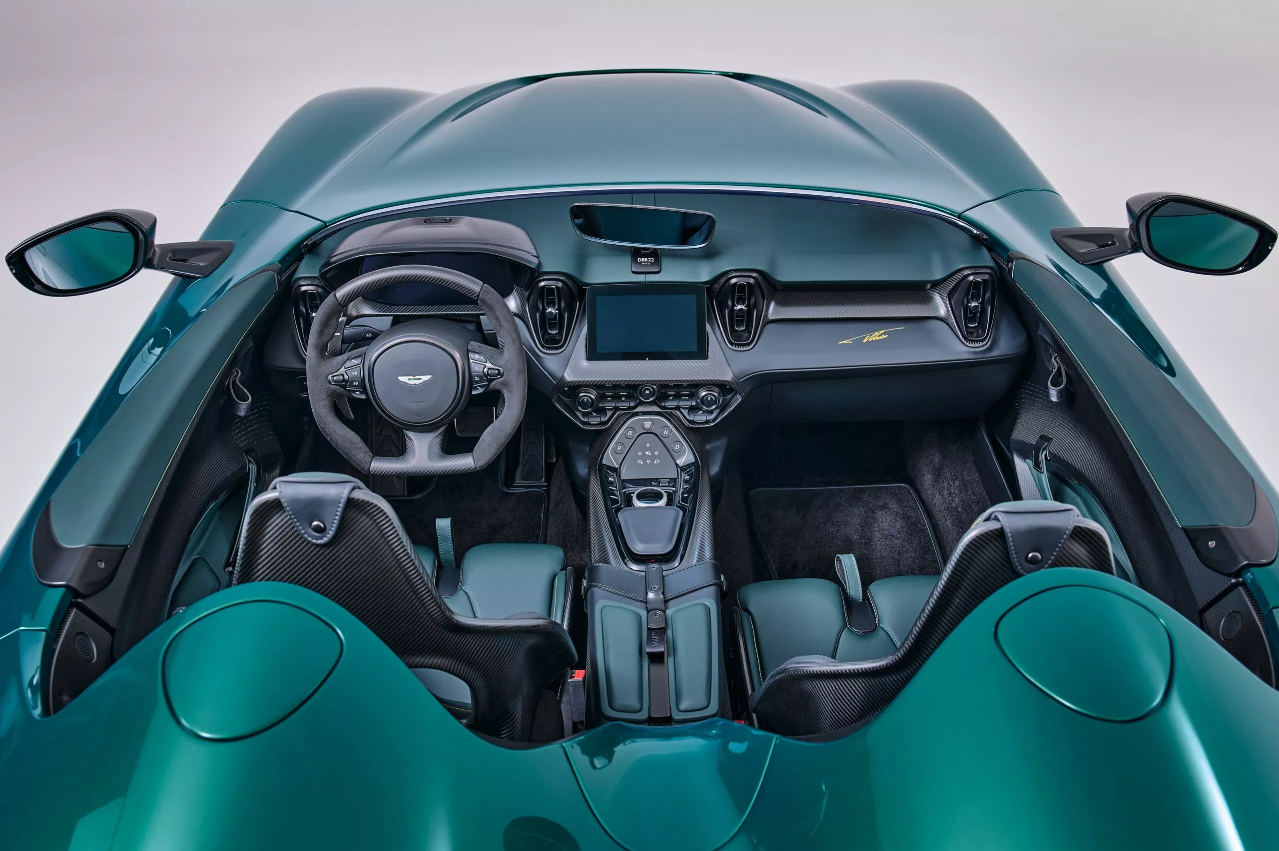 أستون مارتن DBR22