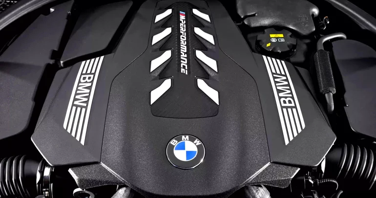 مدير تنفيذي في بي إم دبليو: محركات الاحتراق الداخلي “لن تختفي أبداً”!