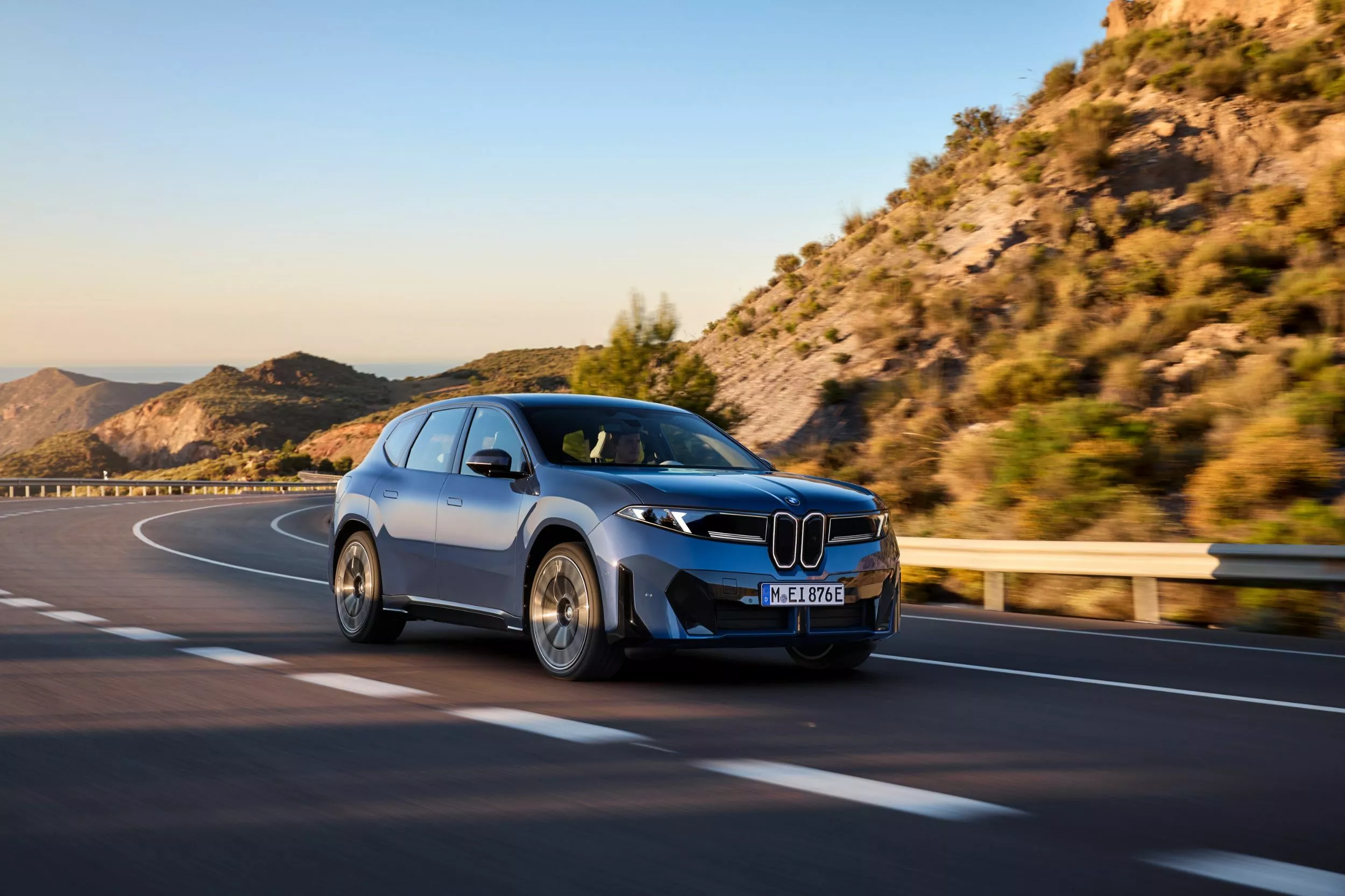 BMW-iX3-5.webp