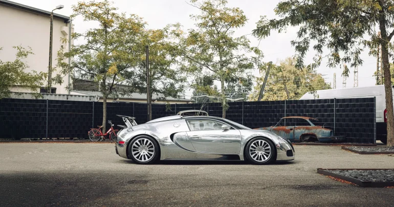 بوجاتي فيرون “Pur Sang” بلون المعدن الصافي… الكمال لا يحتاج إلى طلاء