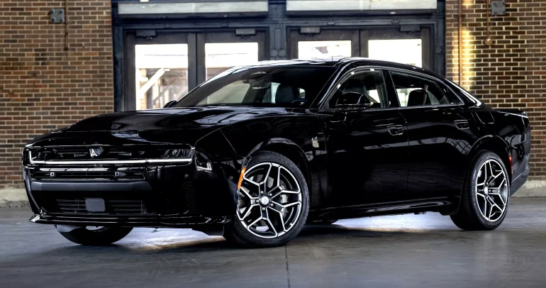 دودج تشارجر SIXPACK الجديدة: أقوى سيدان أمريكية تحت 60 ألف دولار!