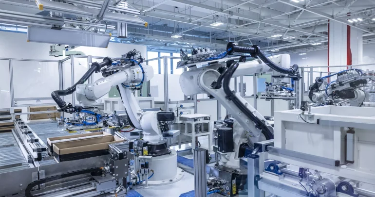 فيراري تكشف تفاصيل أول سيارة كهربائية في تاريخها بصوت “حقيقي” مستوحى من نبض المحرك!