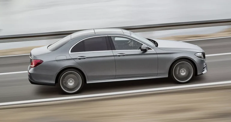 مرسيدس تتخلى عن شعار “الفخامة” وتستعد لإطلاق 36 طرازًا جديدًا لمواجهة أزمة السوق