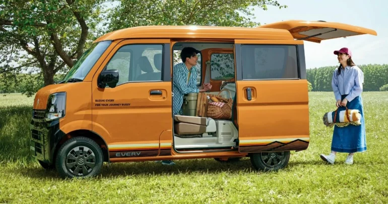 سوزوكي إيفري J Limited 2025… نسخة خاصة بتصميم عصري ولمسات مغامرة