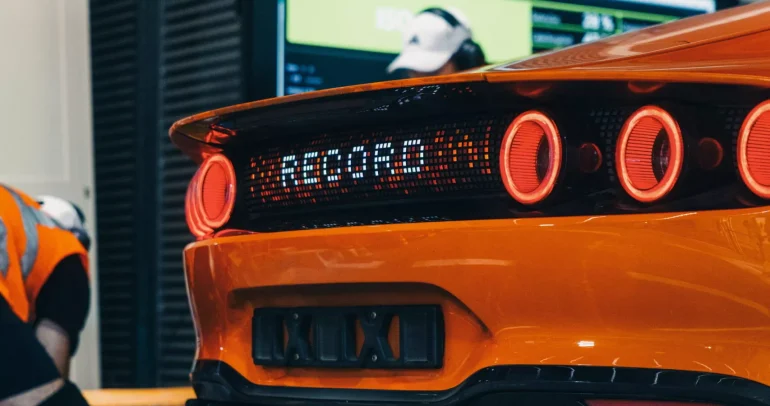 مرسيدس-AMG GT XX تحطم 25 رقماً قياسياً وتقطع مسافة تعادل دوران الأرض في 7 أيام