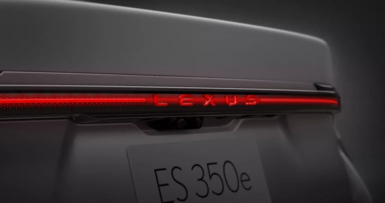 لكزس تنقل إنتاج ES من الولايات المتحدة إلى اليابان وتُعيد هيكلة مصانعها