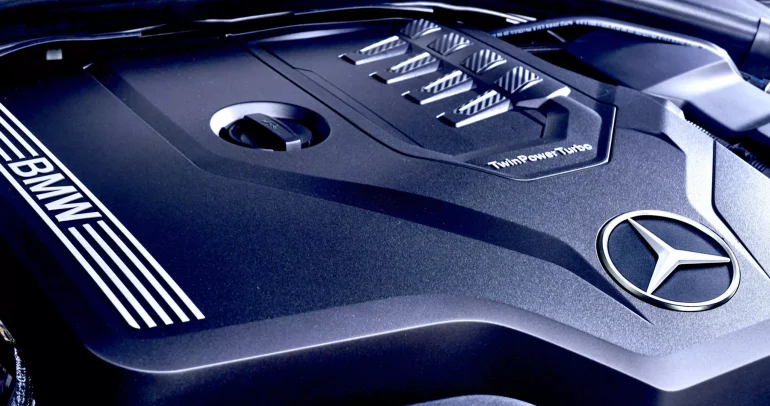 مرسيدس تنفي شائعات استخدام محركات BMW في طرازاتها المستقبلية