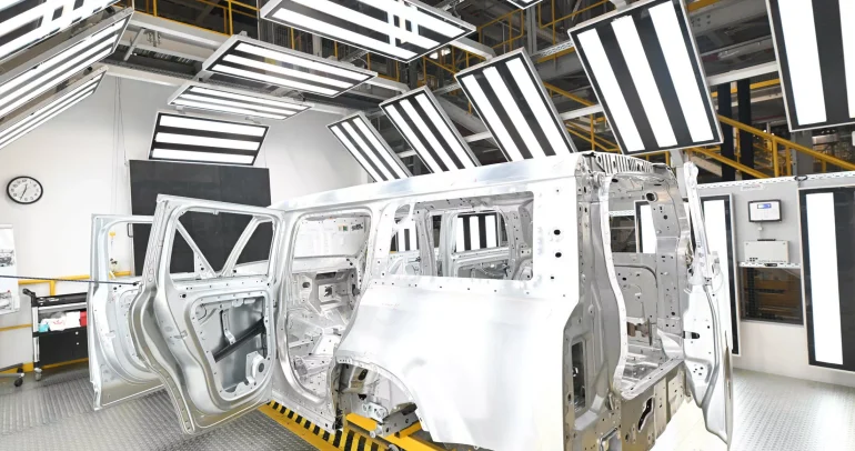 جاكوار لاند روفر توقف الإنتاج منذ أغسطس… ولا أحد يعرف متى سيعود