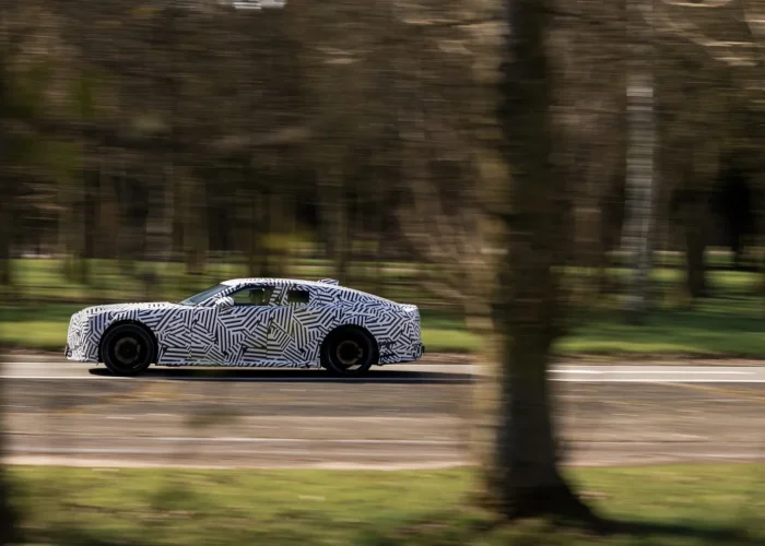 Jaguar-Luxury-Four-Door-GT-Teaser-10-2048x1152