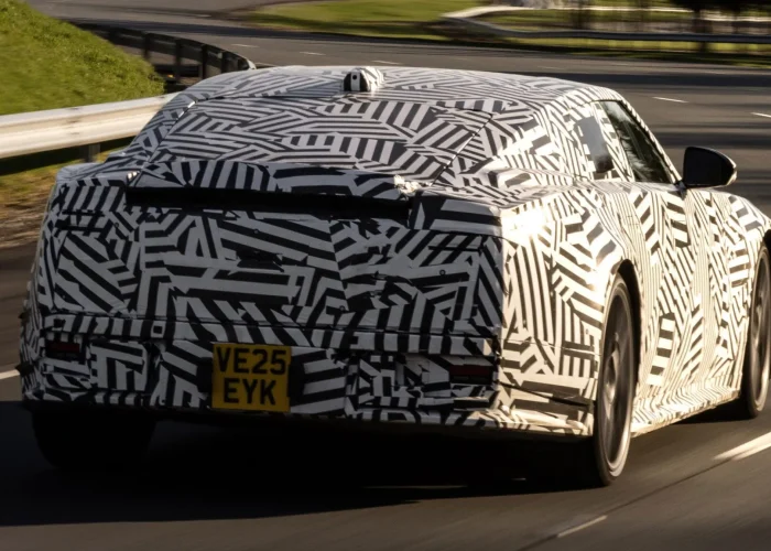 Jaguar-Luxury-Four-Door-GT-Teaser-12-copy-2048x1153