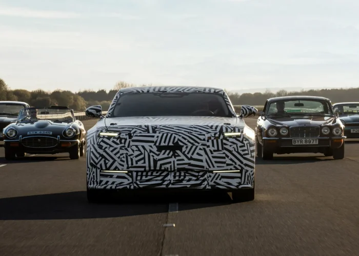 Jaguar-Luxury-Four-Door-GT-Teaser-3s-copy-2048x1152