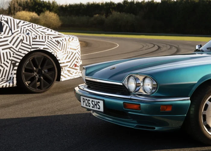 Jaguar-Luxury-Four-Door-GT-Teaser-6-2048x1152