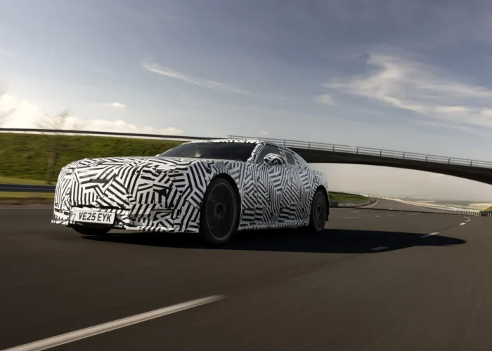 Jaguar-Luxury-Four-Door-GT-Teaser-8-2048x1152