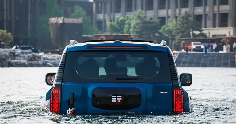جيتور G700 تتحول إلى SUV برمائية… خطوة جديدة لعالم الطرق الوعرة