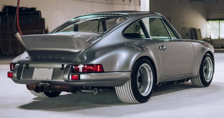 بورشه 911 RSR المخصصة لجو روغان: أيقونة معدلة بقوة 300 حصان وسعر يبدأ من 375 ألف دولار